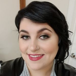 Meet your Posher, Jacqueline